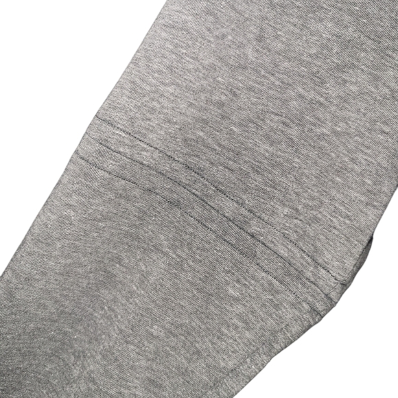 Nike gray long sleeve pullover with partial zip Size M - Picture 6 of 7